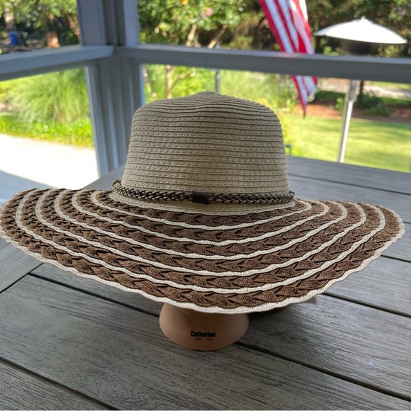 Jacobson Hat Co. Two-Tone Wide Brim Floppy Hat - Picture 1 of 8